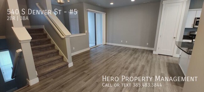 Building Photo - GORGEOUS Downtown Unit!!!