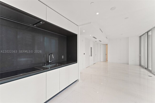 Building Photo - 300 Biscayne Blvd
