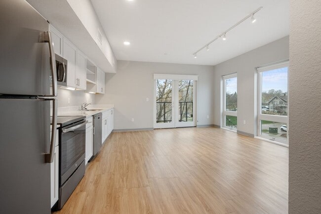Interior Photo - Arabella: 200 W 1st St - Cedar Falls