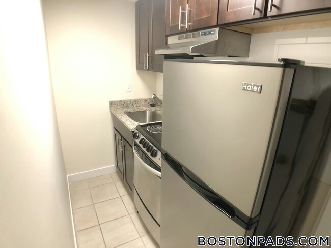 Building Photo - 62 Boylston St