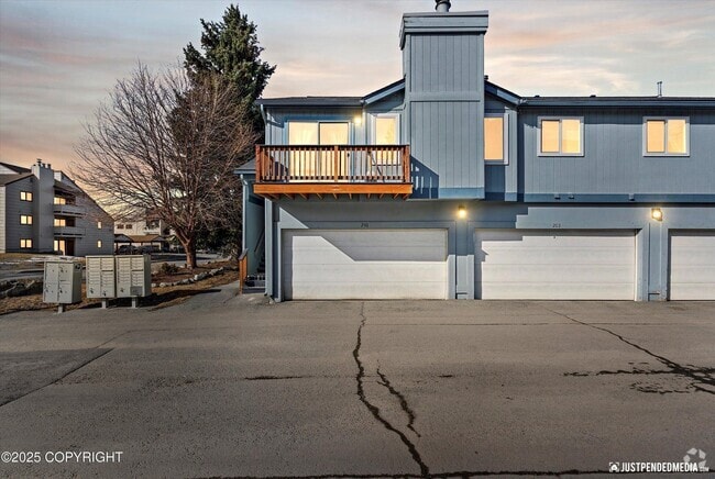Building Photo - 2220 Sentry Dr