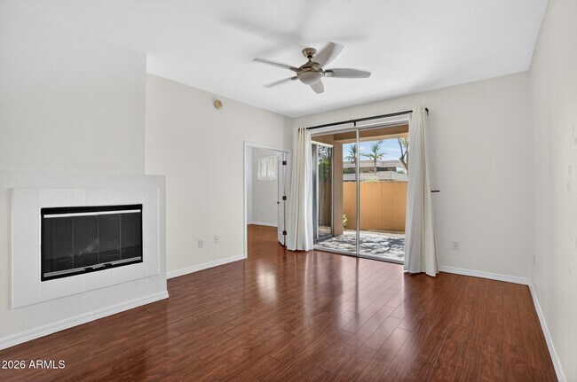 Foto del edificio - 7887 N 16th St