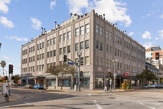 Building Photo - 115 W 4th St