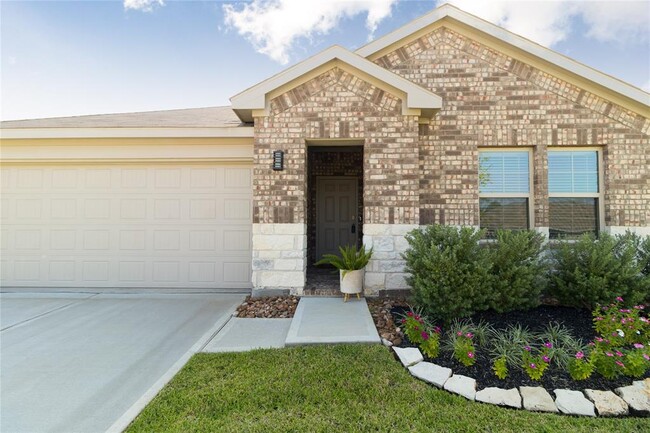Building Photo - 5921 Warm Bungalow Ln