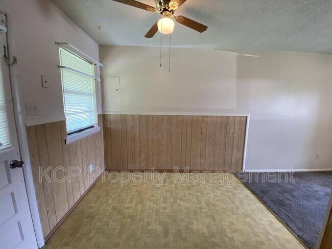 Building Photo - 8022 US-271