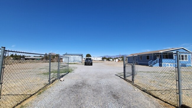 Foto del edificio - CAL VEGAS RANCHOS - W. Irons