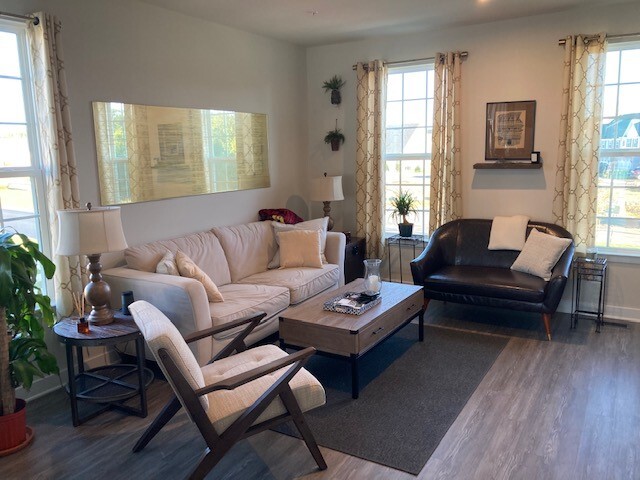 Foto principal - 6701 Ballenger Run Blvd