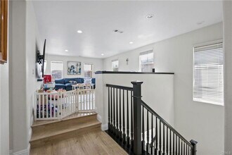 Building Photo - 3012 N Spicewood St