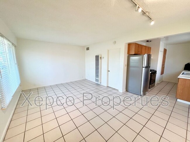 Foto del edificio - 333 E Ramon Rd
