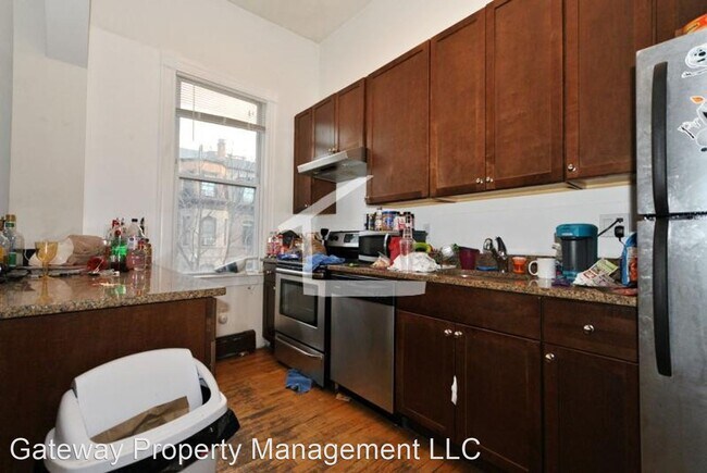 Foto del edificio - 4 br, 2 bath House - 14 Wigglesworth St #2