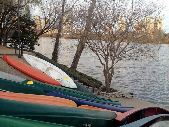 Foto del edificio - 500 E Riverside Dr