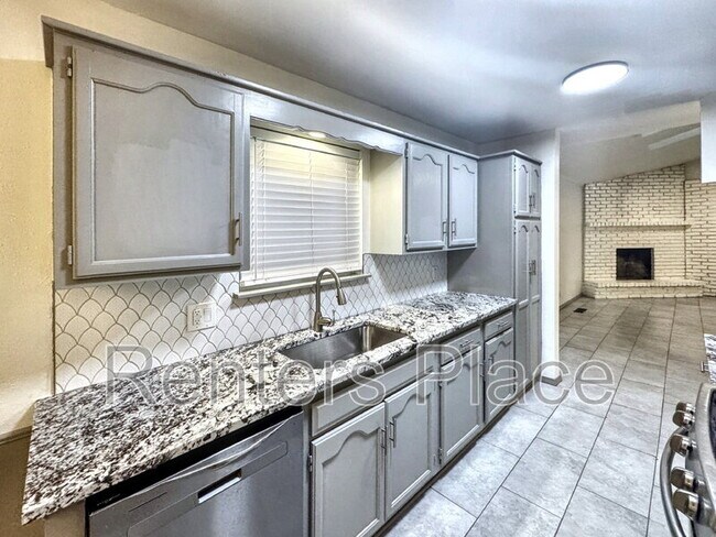 Foto del edificio - 112 W Timberlane St