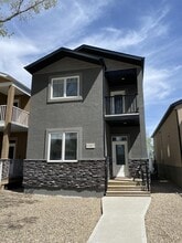 Building Photo - 1067 Lindsay St