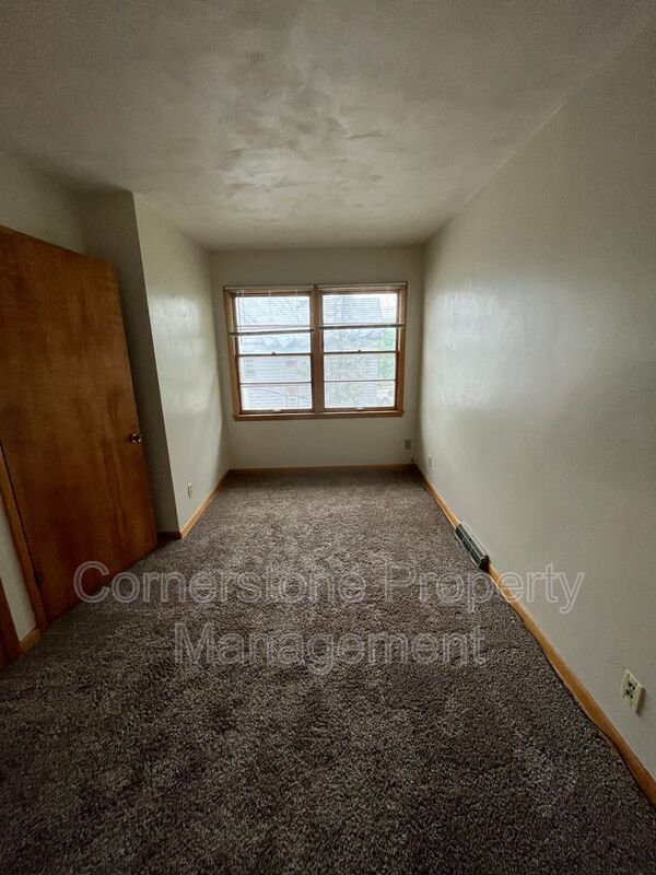 Building Photo - 243 N 12th St