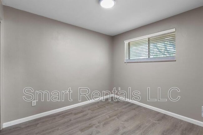 Foto del edificio - 491 S Holmes Ave