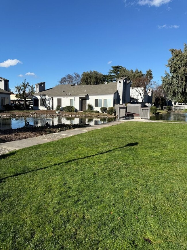 Building Photo - 1313 Floyd Ave