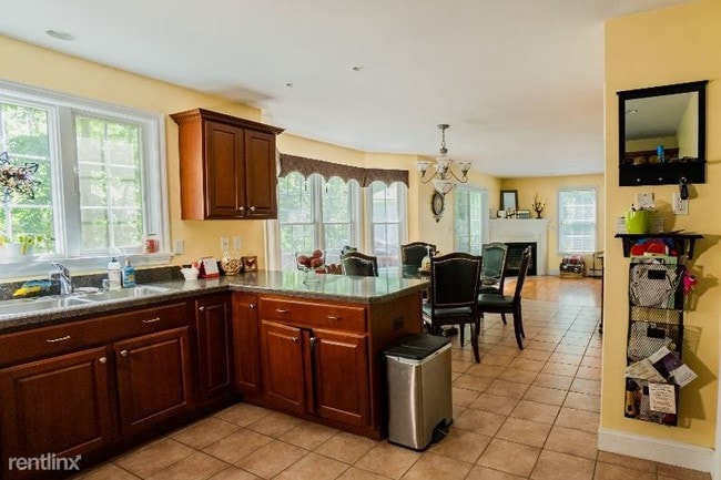 Foto del edificio - 4 br, 2.5 bath House - 360 Island Pond Rd