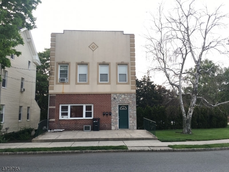 121 Harrison St, Belleville, NJ 07109 Room for Rent in Belleville, NJ