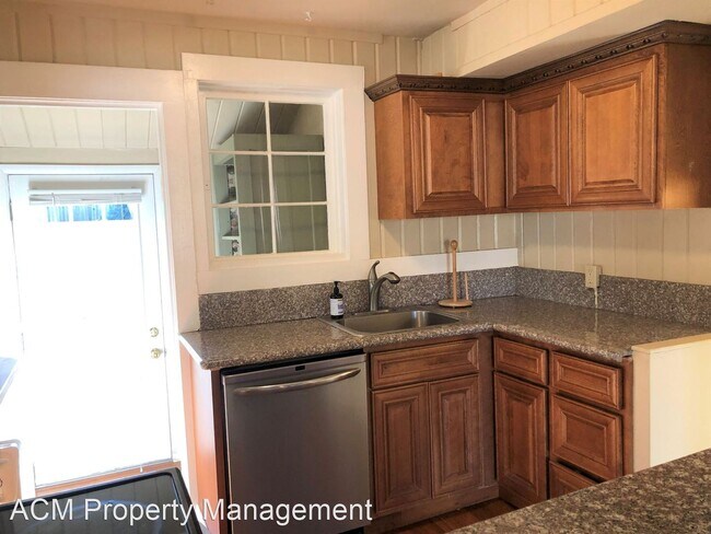 Foto del edificio - 2 br, 1 bath House - 109 Florence Ave