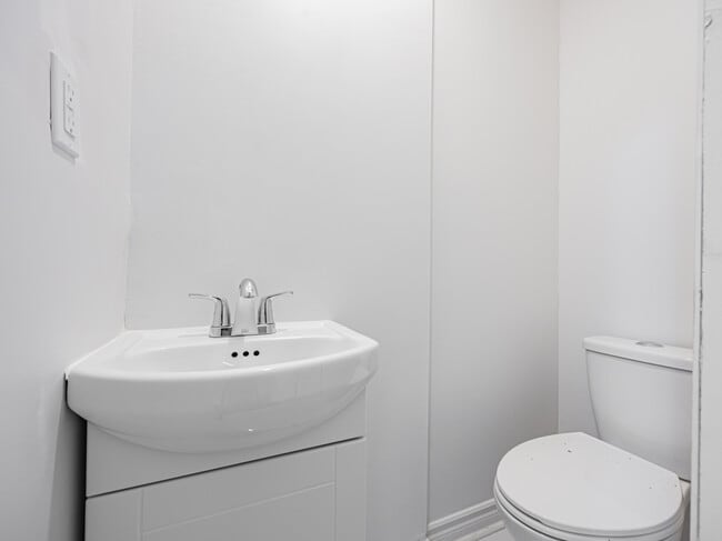 Photo du bâtiment - 122 Maybourne Ave