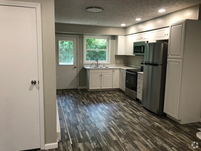 Newer kitchen - 396 Autumnwood Dr