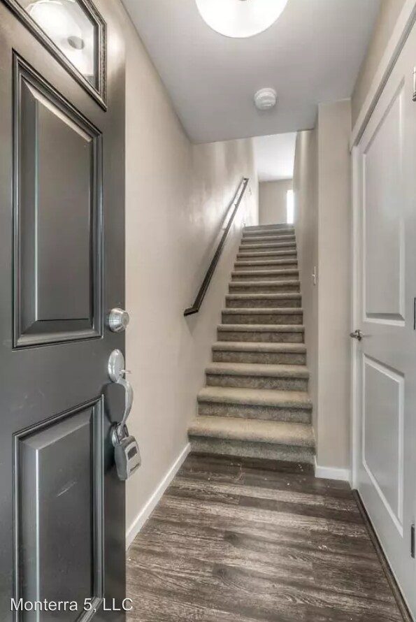 Foto del edificio - 905 Sunset Blvd NE