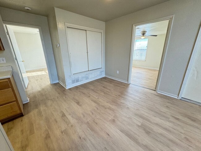 Building Photo - 1203 Monroe Loop