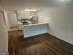 Building Photo - 200 Hamilton Ave