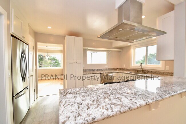 Foto del edificio - Country Club San Rafael Home with Pool and...