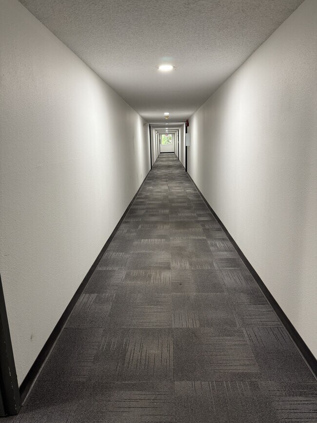 Building Photo - 9208-9106 106 Ave NW