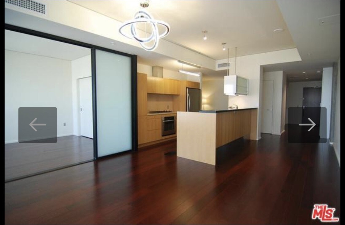 Foto principal - 1155 S Grand Ave