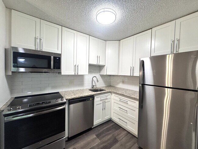 Foto del edificio - 2452 Oak Park Way