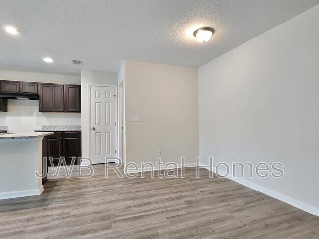 Foto del edificio - 1331 6th St W