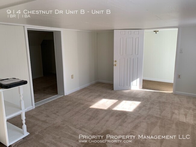 Building Photo - 914 Chestnut Dr