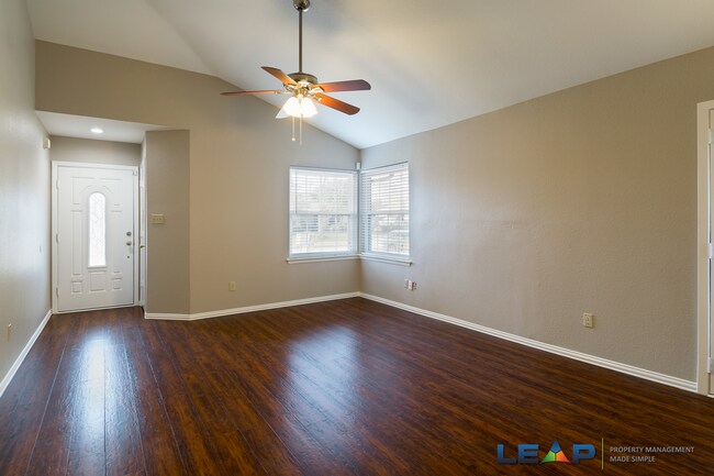 Building Photo - Beautifully updated in the heart of Lewisv...