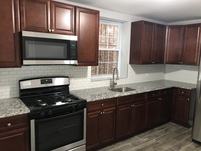 Building Photo - 416 S 17th Street