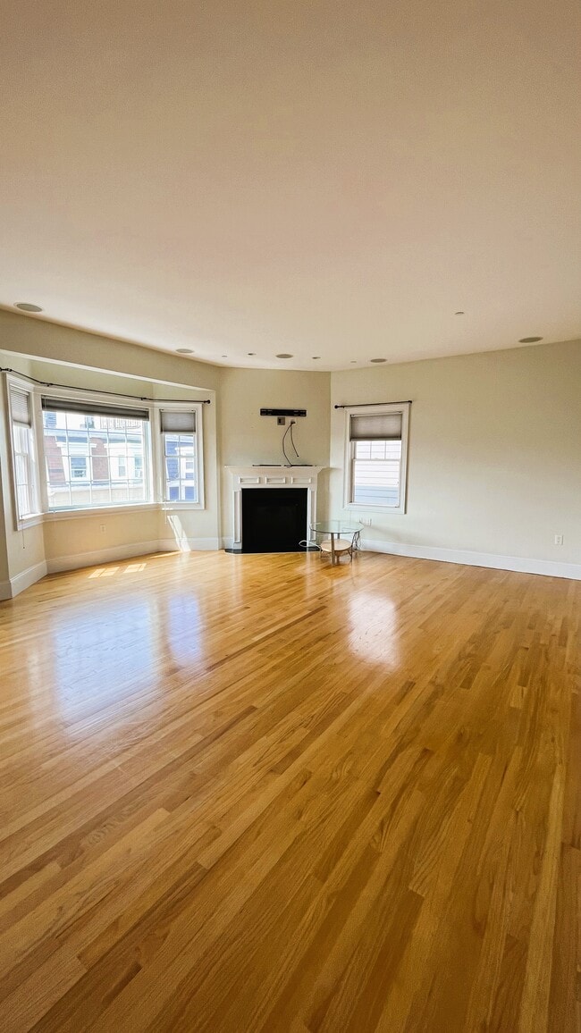 Building Photo - 29 Vinton St