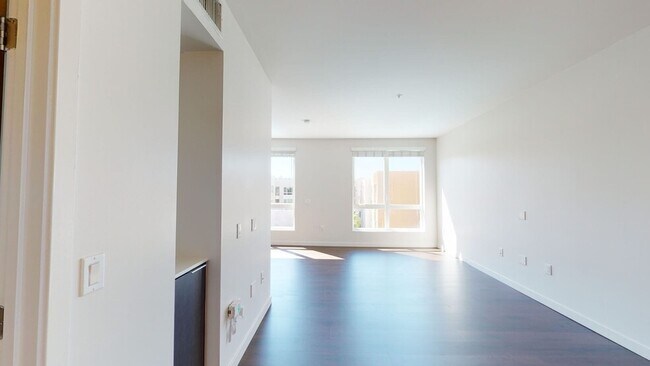 Building Photo - Platinum Luxury Rentals Apartments