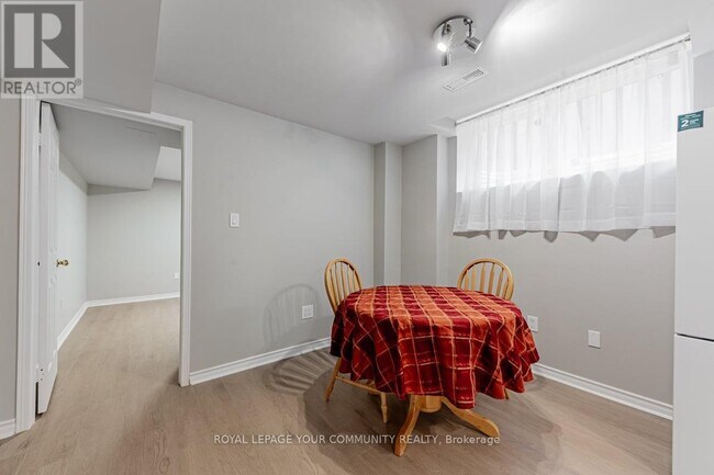 Building Photo - 35 Cedarhurst Dr