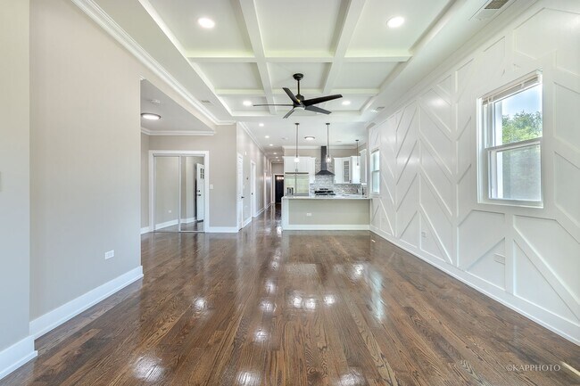 Foto del edificio - 5855 S Indiana Ave