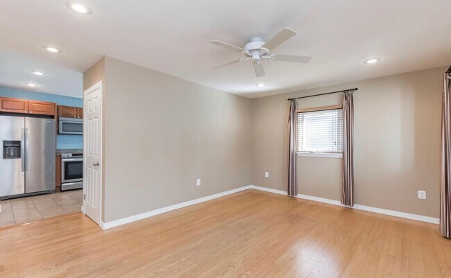 Foto del edificio - 8065 Woodholme Cir