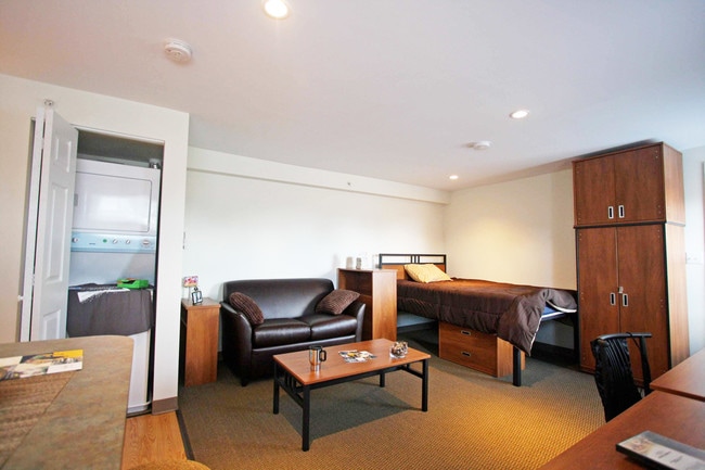 Building Photo - Collegiate Village