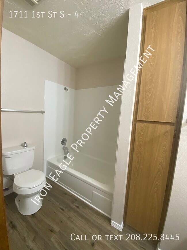 Foto del edificio - 1711 1st St S