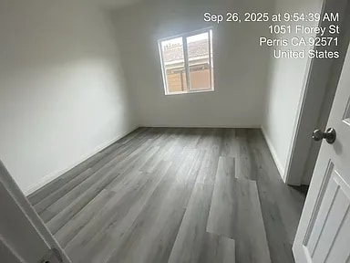 Foto del edificio - 1054 N F St