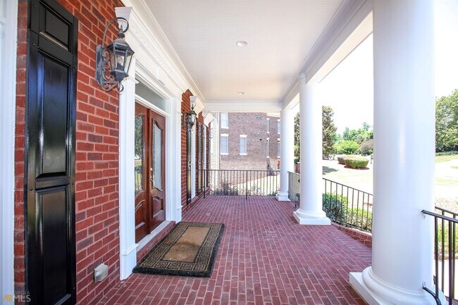 Building Photo - 1660 Briergate Dr