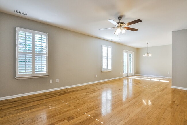 Foto del edificio - 259 N Fuquay Springs Ave