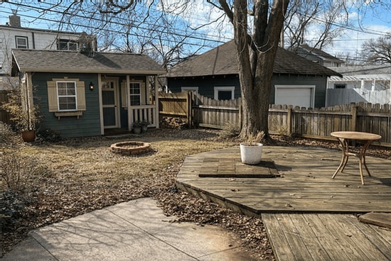 Building Photo - 241 E Kelso Rd