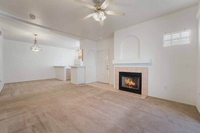 Foto del edificio - Charming First-Floor Home with Open Living and Private Patio