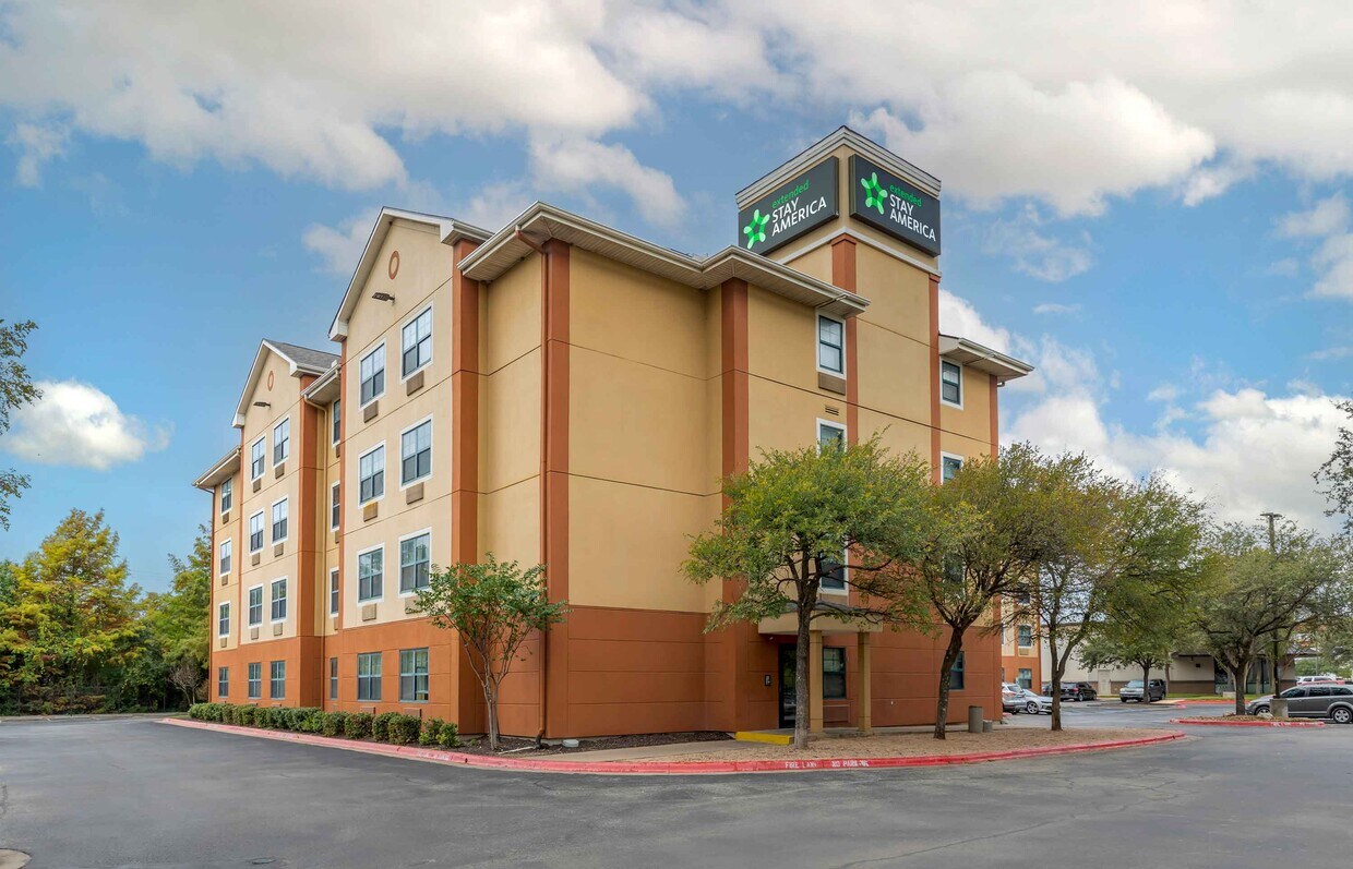 Primary Photo - Furnished Studio-Austin - Northwest - Lake...