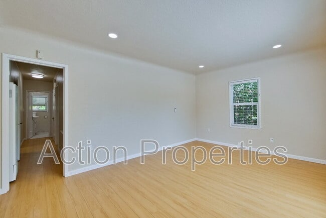 Building Photo - 171 N Frances St